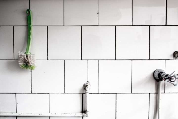 How to Reseal Bath Silicone That Has Gone Black